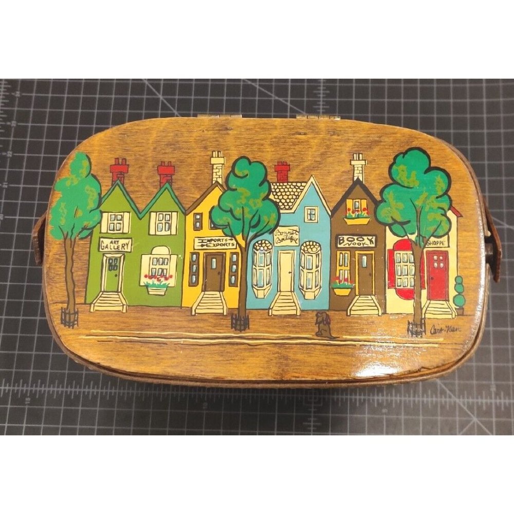 VTG Caro Nan Wooden Lined Woven Basket Hand Painted Town Scene Signed 9.5x6.5x6"
